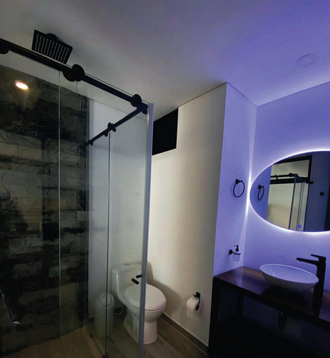 Bathroom 3, Epic Suite 407 Deluxe Aeropuerto, Pereira