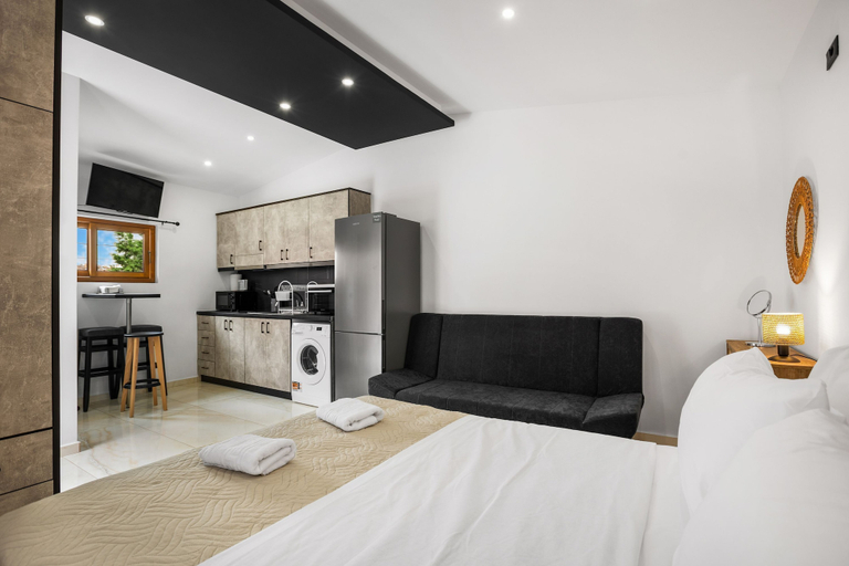 Others 3, Serenity Maisonette -studio in the Heart of Chania, Crete