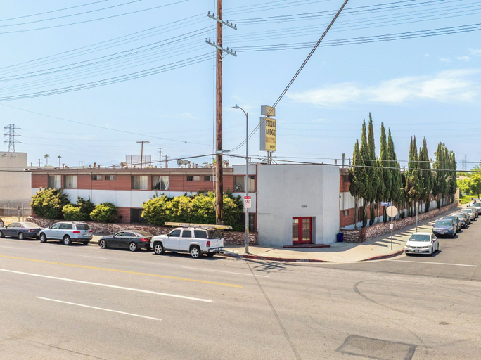Parking 4, Studio Lodge Hotel, Los Angeles
