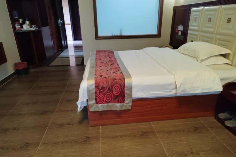 Bedroom 3, Hongli Business Hotel, Hainan