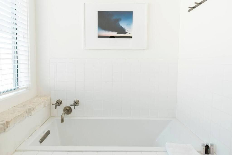Bathroom 3, Contigo Ranch Fredericksburg, Gillespie