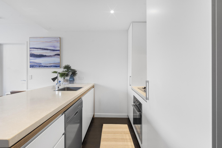 Kitchen, Stylish 1-Bed Apartment in Fortitude Valley, Fortitude Valley