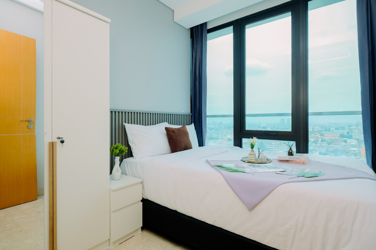 Bedroom 2, Spacious Grey 2BR at Capitol Suites Apartment By Travelio, Jakarta Pusat
