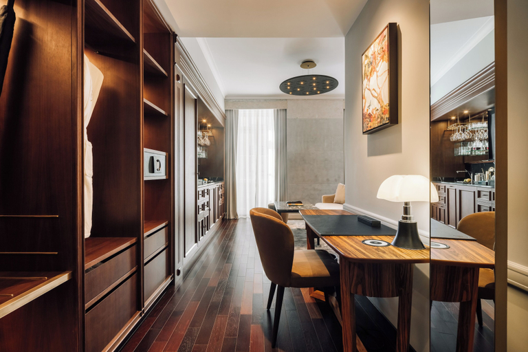 In-room business center 5, MYTHIC SANA Downtown Suites, Lisbon