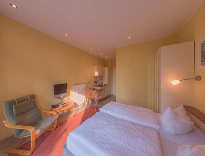 Bedroom 2, Elegant Eingerichtete Ferienwohnung, Mecklenburgische Seenplatte