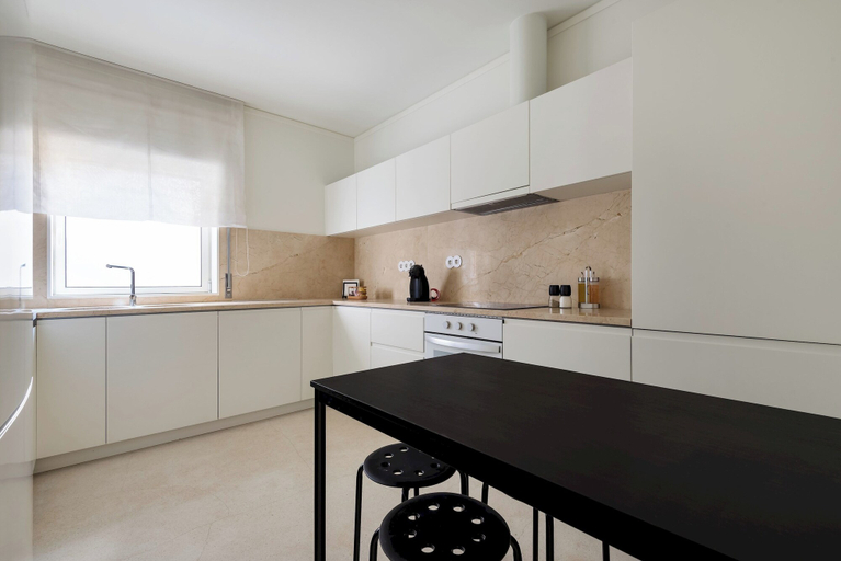 Others 5, Acm021 Bombarda Homes, Spacious 3BR for Families, Porto