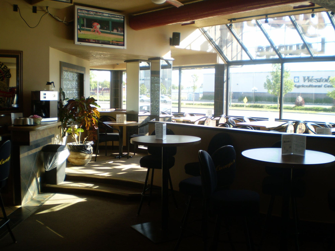 Food & Drinks 2, Keystone Motor Inn, a Travelodge by Wyndham, Division No. 7