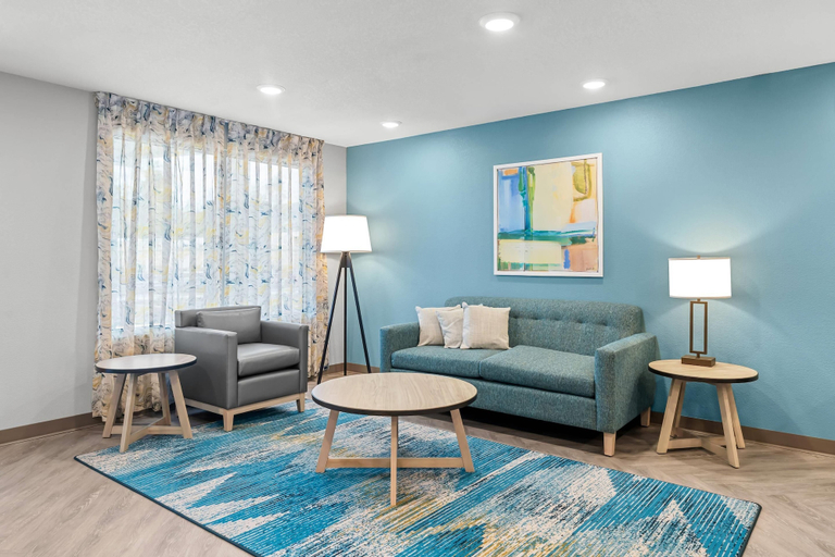 Lobby 3, Woodspring Suites Wilmington Riverfront, New Castle