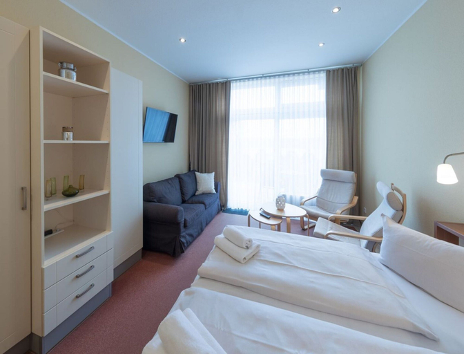 Bedroom 3, Elegant Eingerichtete Ferienwohnung, Mecklenburgische Seenplatte