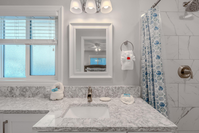 Bathroom 4, Miramar Palms, Lee