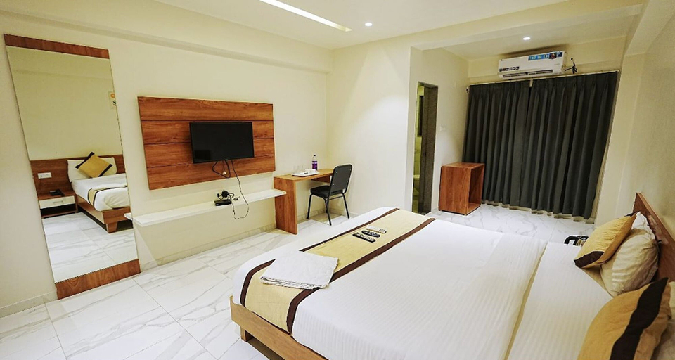 Bedroom 2, Lp Regency, Pune