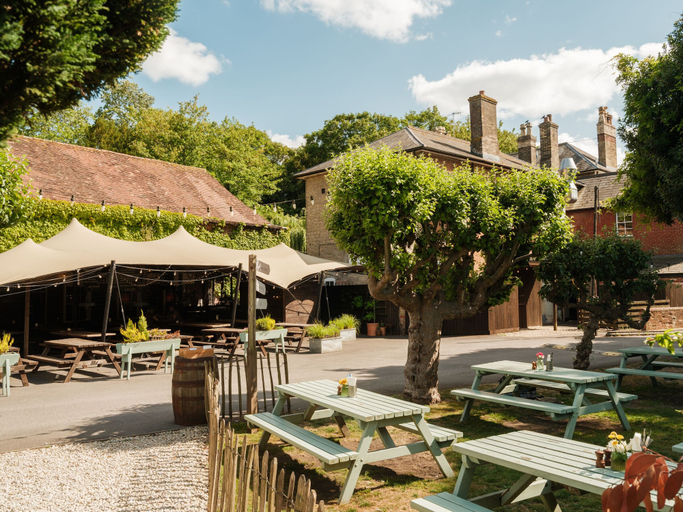 Food & Drinks 4, The Pembroke Arms, Wiltshire