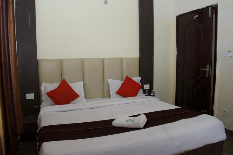 Room 2, Hotel Dark Clouds, Nainital