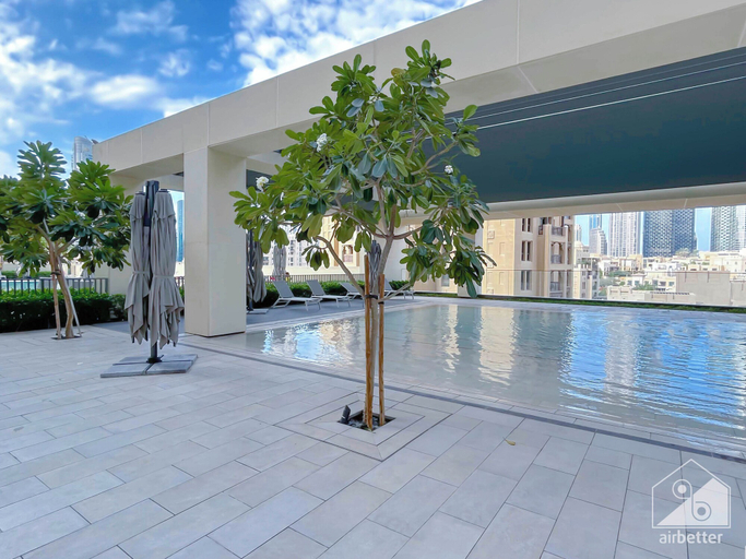 Sport & Beauty, Spacious 3.5 Bedroom Apartment in Burj Royale, Dubai