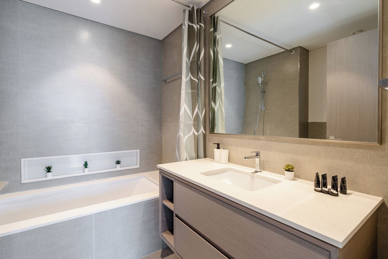Bathroom 3, Burj & Fountain View Retreat, Dubai