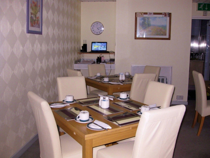 Food & Drinks, Austins Guesthouse - Cardiff, Cardiff
