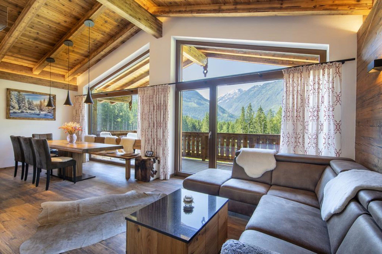 Others 5, Chalet in Neukirchen near Ski Lift, Zell am See