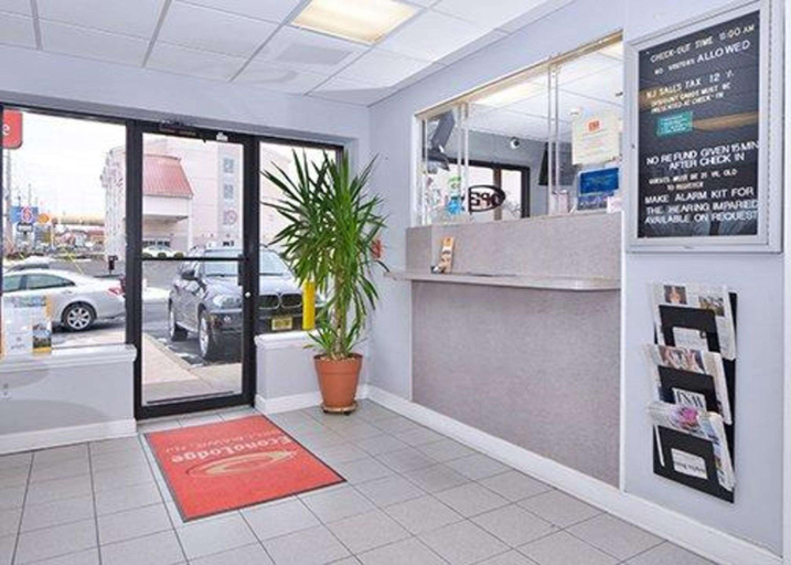 Public Area, Bellmawr Economy Inn, Camden