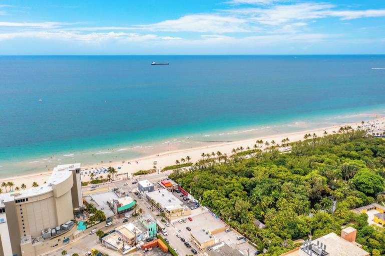 Beach 4, BeachSide 9th Residences, Broward