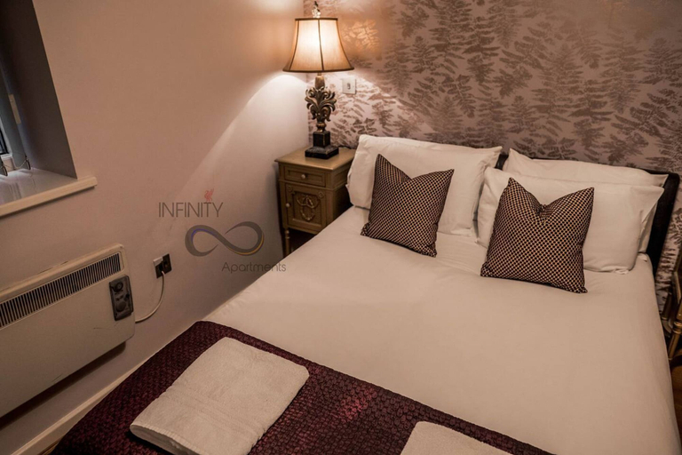 Room 4, Contractor Bookers at Infinity Apartments, Sefton