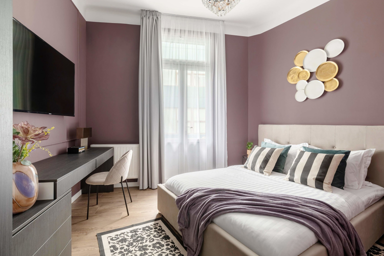 Room 3, Gorgeous & Bright 2BR Condos - Steps From Old Town, Municipiul Bucuresti