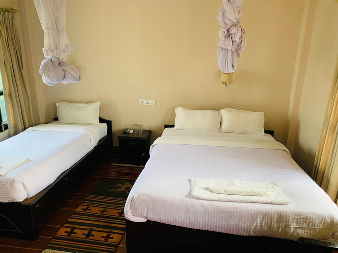 Bedroom 3, Rhino Lodge & Hotel, Narayani