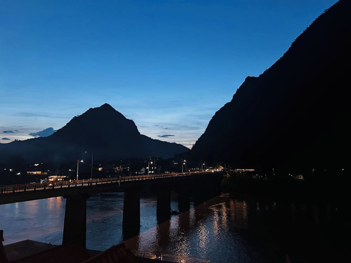 Others 5, Pont Inn Nong Khiaw, Ngoi