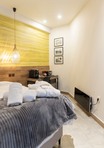 Room 2, Trikala Mall Suites !, Thessaly