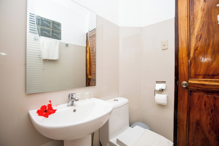 Bathroom 3, Vilus Place, Malay