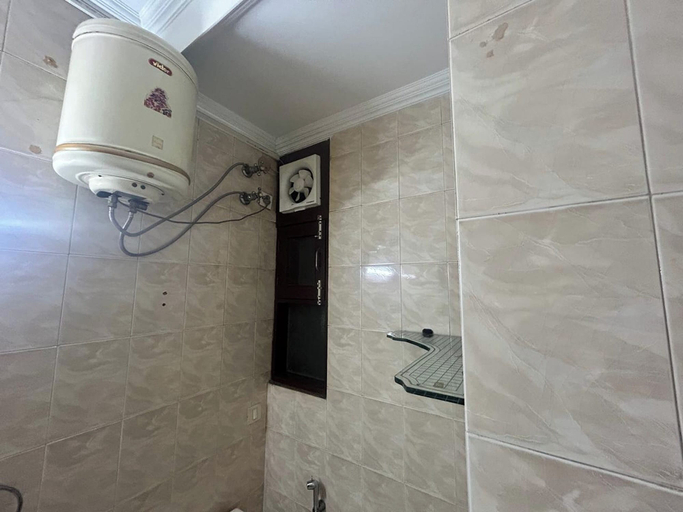 Bathroom 5, Metrolink Apartment & Suites-Green Park, Delhi