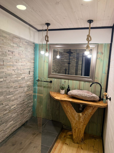 Bathroom, Ocean View Hot Tub Suites, Cardenal Caro