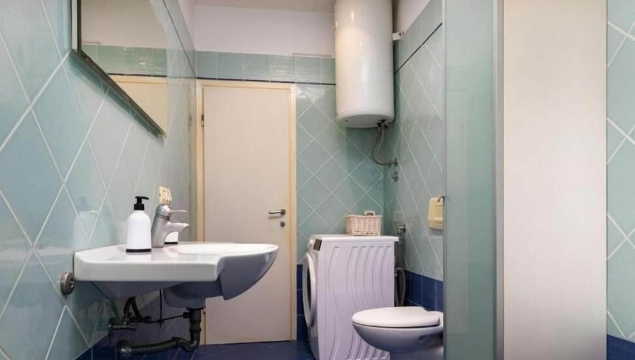 Bathroom 4, Apartment Albis, Rovinj