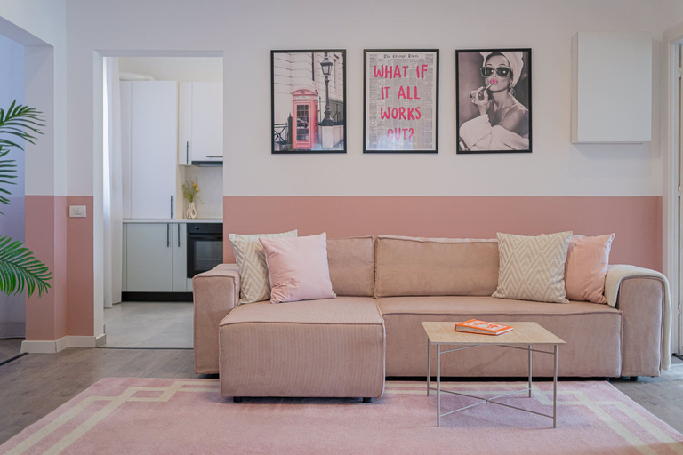 Room 4, Vibrant & Spacious 3BR Condos on Amzei Square, Municipiul Bucuresti