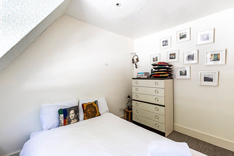 Room 4, Stylish Mews Home in Kensington, London