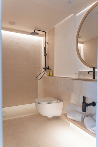 Bathroom 4, Canyamel Sun Suites Hotel, Baleares