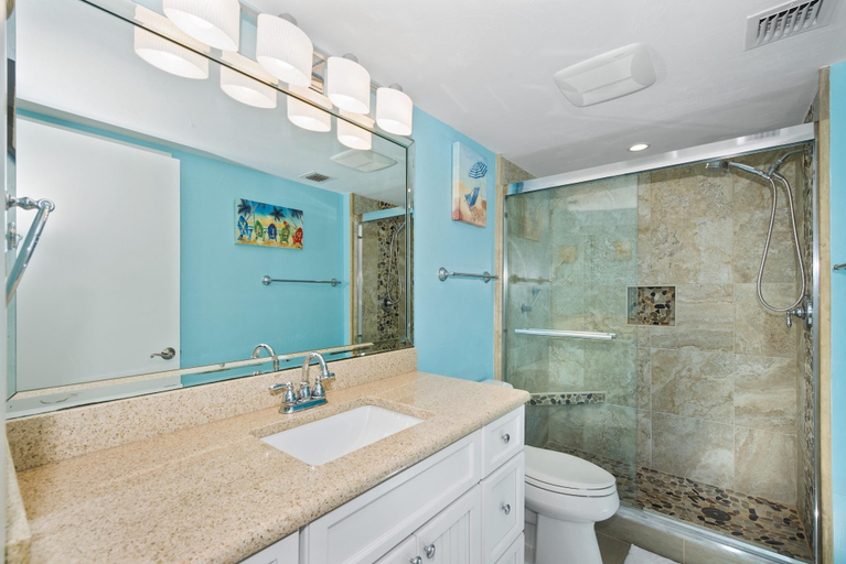 Bathroom 3, Sand Caper #406, Lee