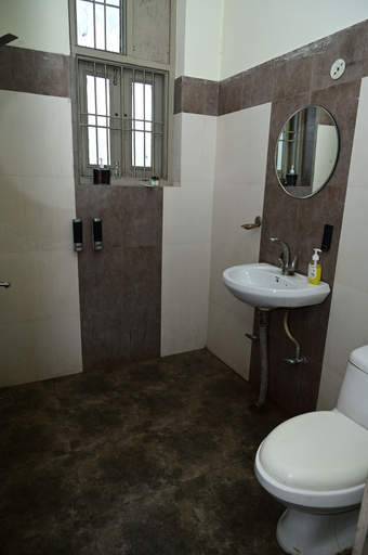 Bathroom 3, Hotel Krishna Pride, Jaipur