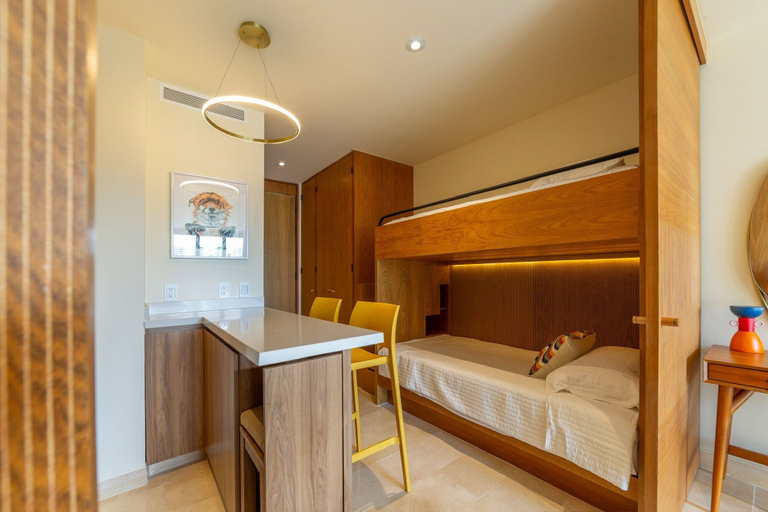 Room 3, Zantamar 502 C, Compostela