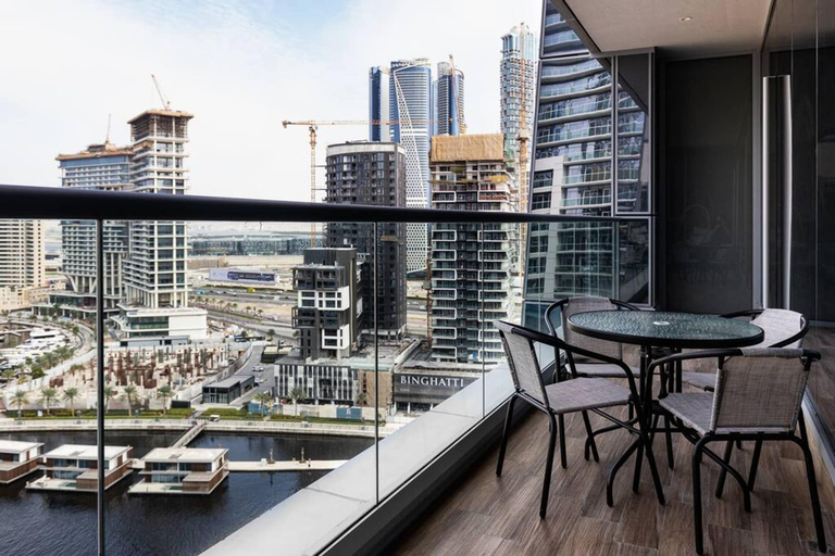 Room 5, Premium 2BD in J ONE Tower w/ Canal View Free Park, Dubai