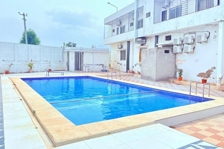 Sport & Beauty 5, Hotel Candlewood Bar & Restro, Sirohi