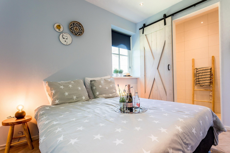 Room 2, Bungalow Near Dutch Coast & Forest, Noordwijk