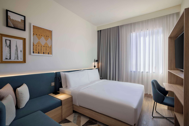Bedroom 2, Hampton By Hilton Neom Community 2