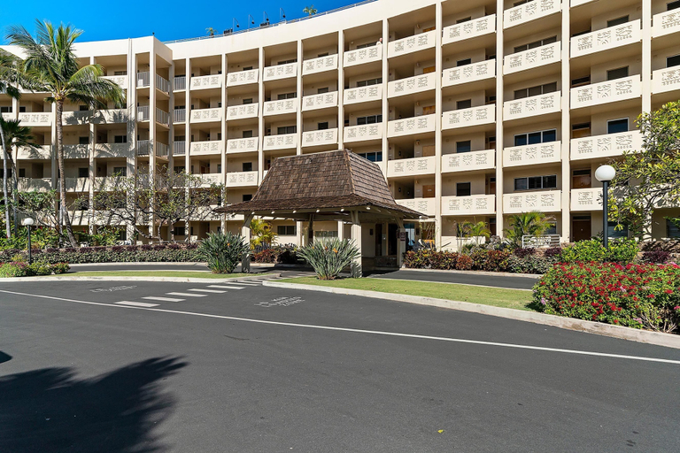 Exterior & Views 2, Royal Mauian 309 - Direct Ocean Front, Renovated, Seconds to the Beach, Split AC, Maui