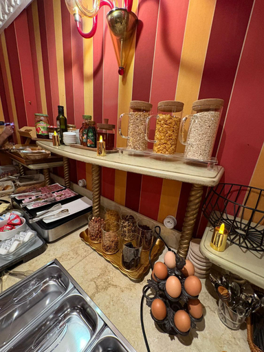 Food & Drinks 5, La Villa Royale Hotel, Paris