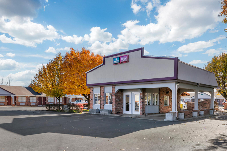 Exterior & Views 4, HomeTowne Studios Georgetown - Lexington North, Scott