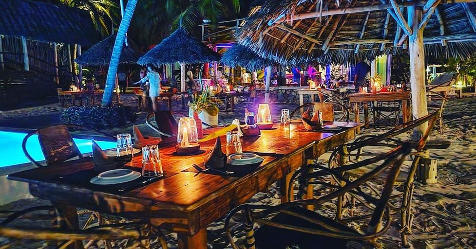 Food & Drinks 5, Tsunami village, Kusini