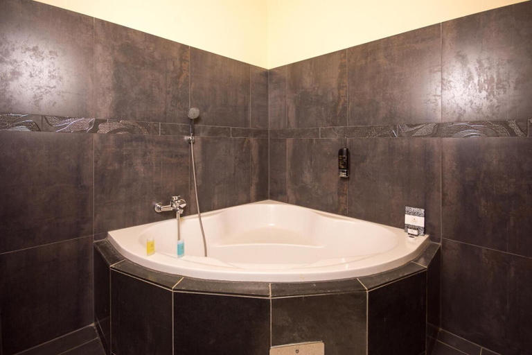 Bathroom 4, Seehotel Grüner Baum, Gmunden