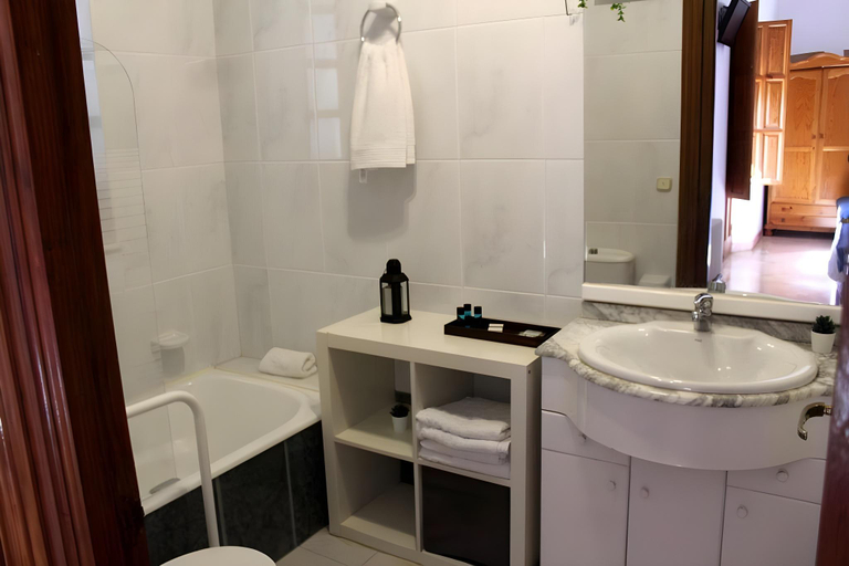 Bathroom 3, Hotel La Zubia , Granada, Granada