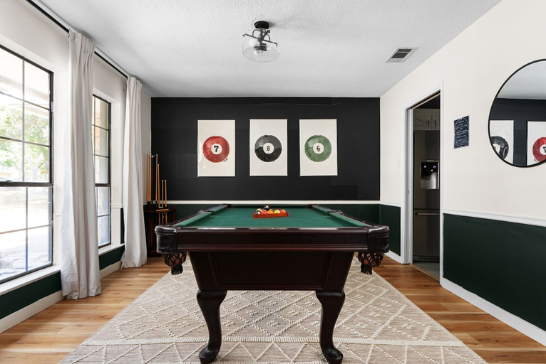 Game room, Chic Escape Pool Hot Tub Gym Playroom, Williamson