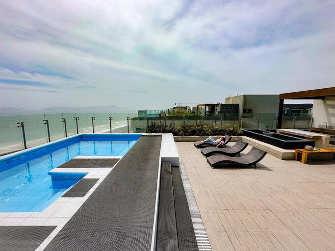 Rooftop pool, Ocean View Apartment with Pool (1206), Lima
